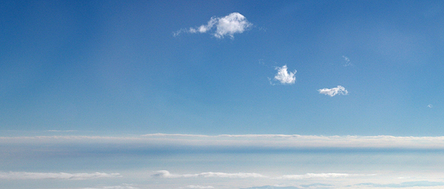 雲上雲‧天外天 「雲上雲‧天外天」 ~ 攝於逾三萬呎高空‧地球 ~ 2004.12.10 ~ SONY Cybershot DSC-F828 ~ F8.0 1/640