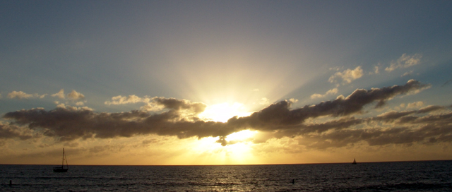 「陽光」 ~ 攝於威基基(Waikiki)‧檀香山(Honolulu)‧夏威夷歐胡島(Oahu Island, Hawaii)‧美國 ~ 2005.1.11 ~ SONY Cybershot DSC-F828 ~ F8.0 1/320
